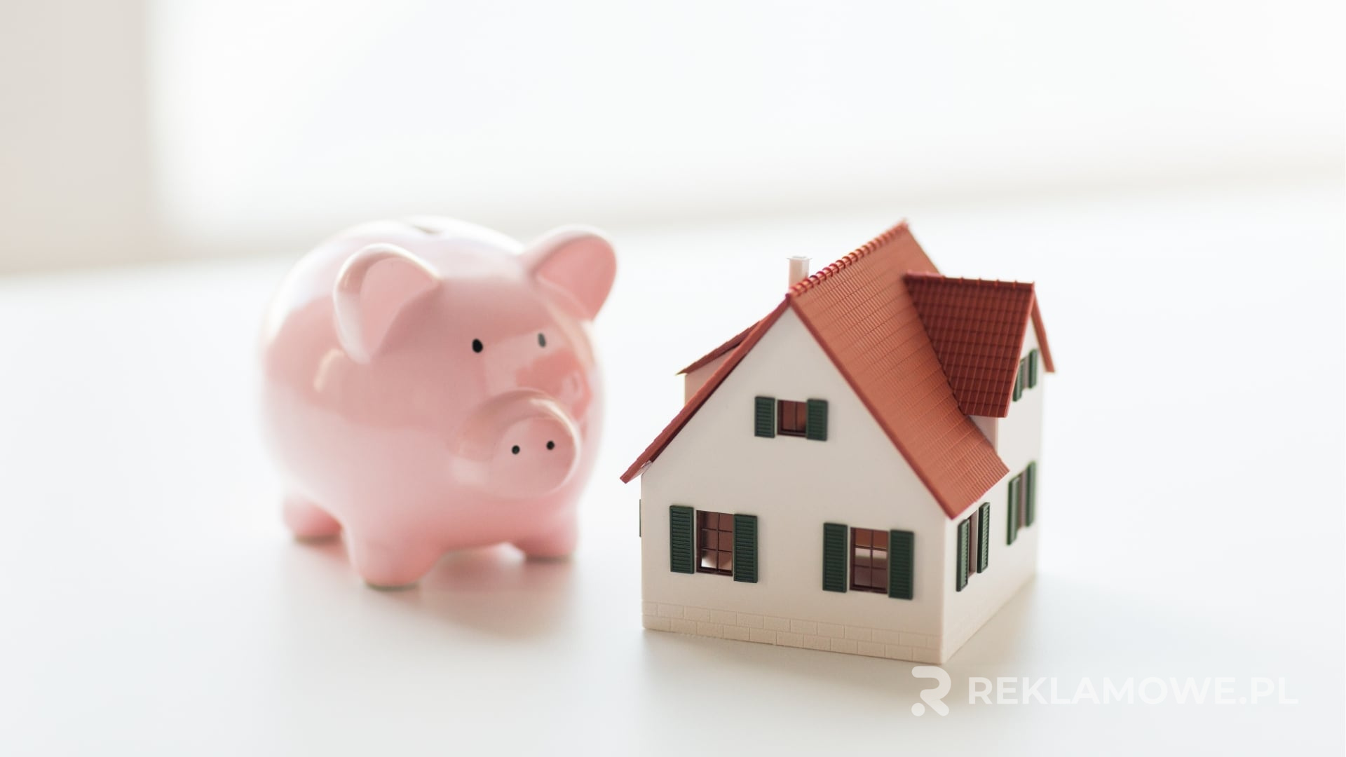 Kolorowe skarbonki reklamowe z kreatywnym designem