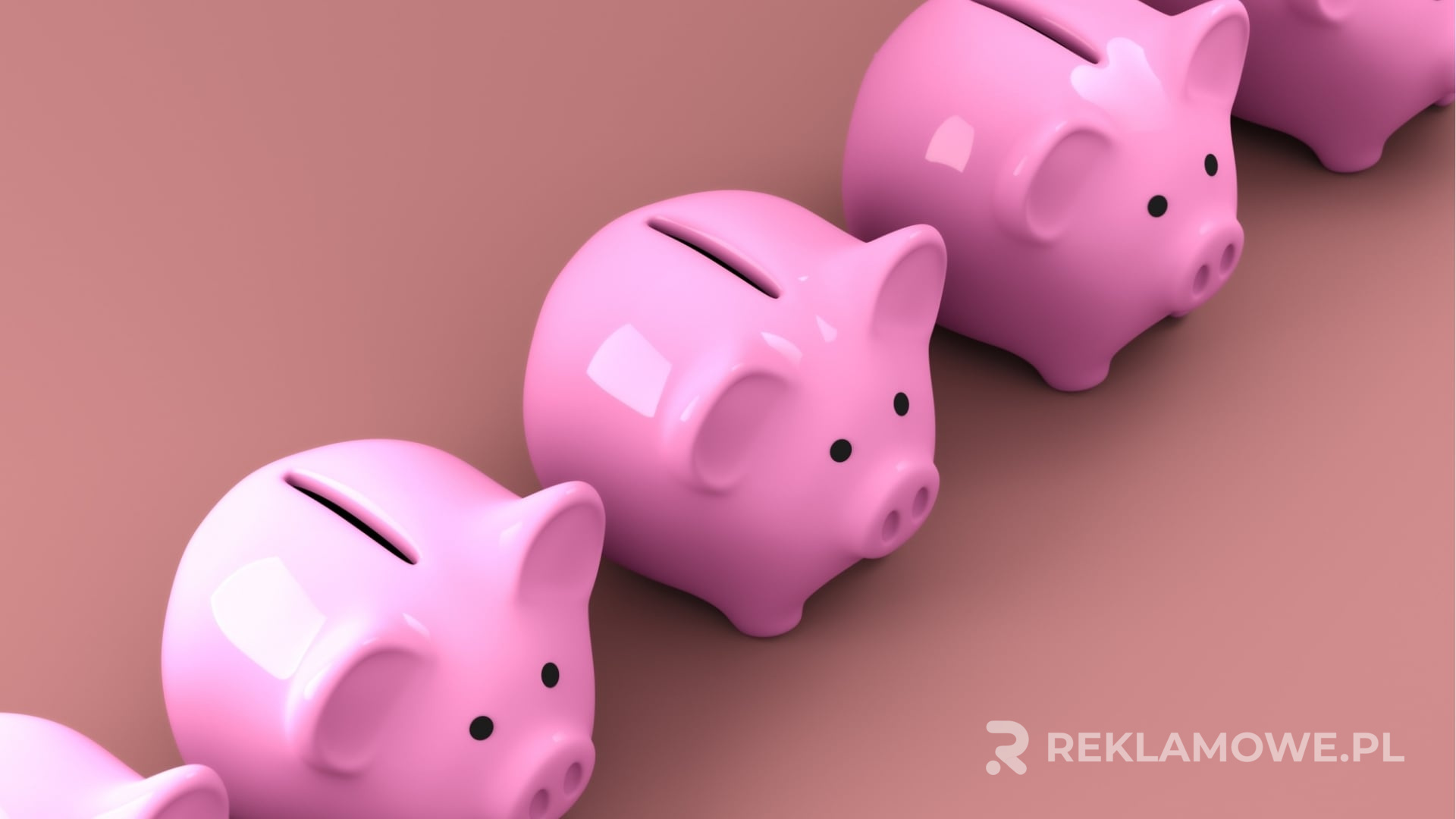 Skarbonki reklamowe wykonane z różnych materiałów