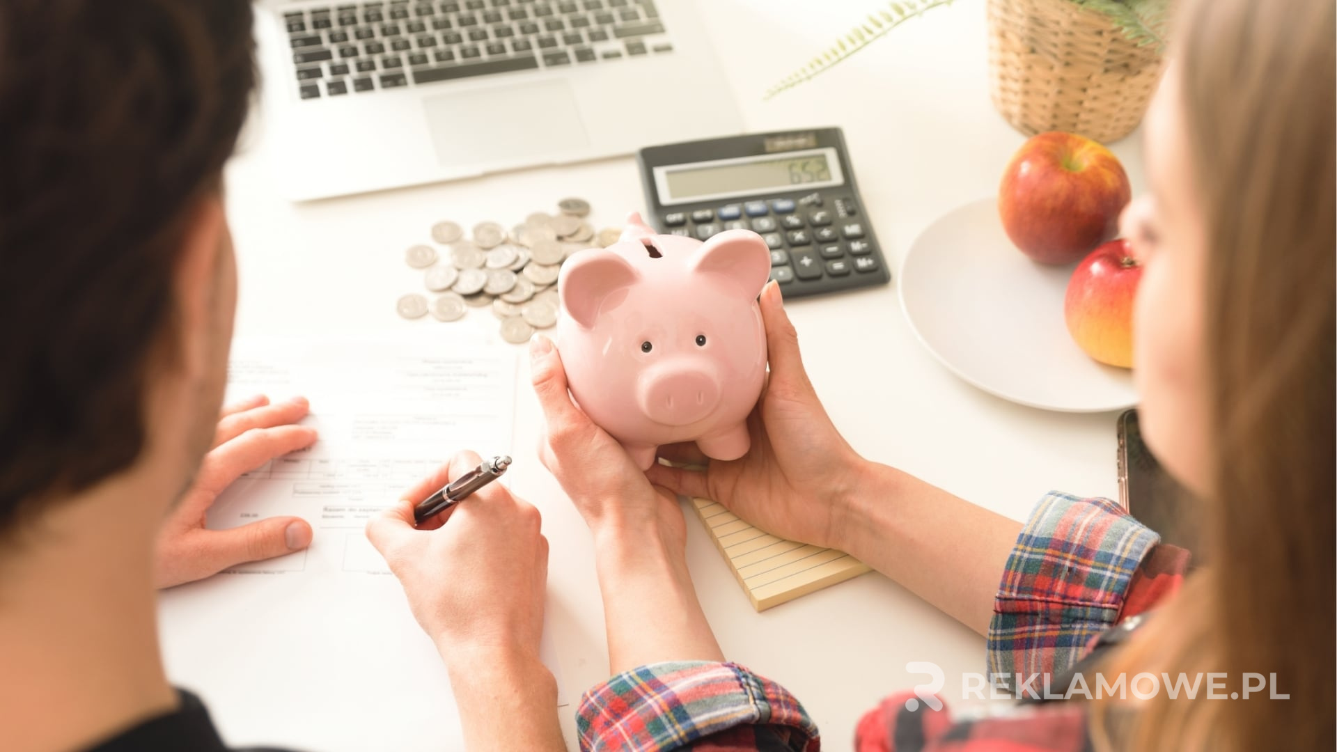 Skarbonka reklamowa wykonana z wybranych materiałów